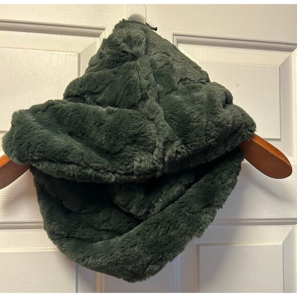 NWT Anthropologie Roxy Faux Fur Cowl Infinity Scarf Snood Neck Warmer, One Size - Picture 5 of 7